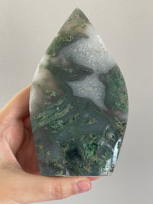 Moss Agate Flame Carving A